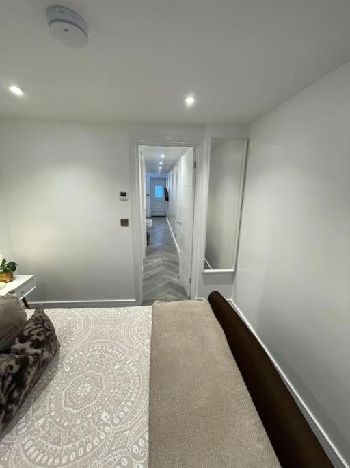 Stylish & Cosy 1 Bed Apartment Swindon Exterior foto